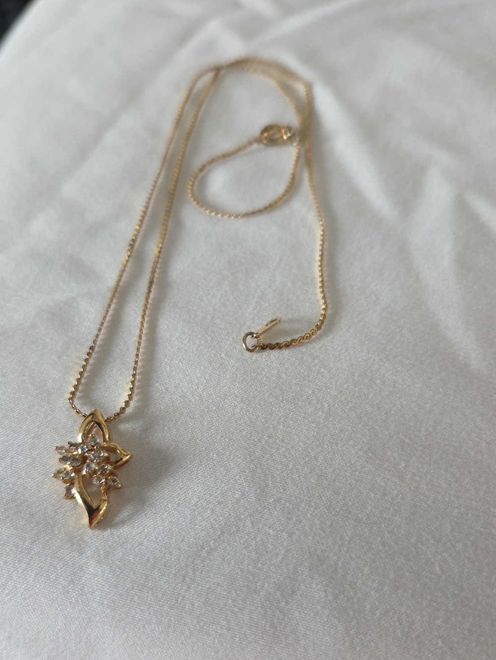 Gold Floral Crystal Pendant Necklace - Elegant Women’s Jewelry